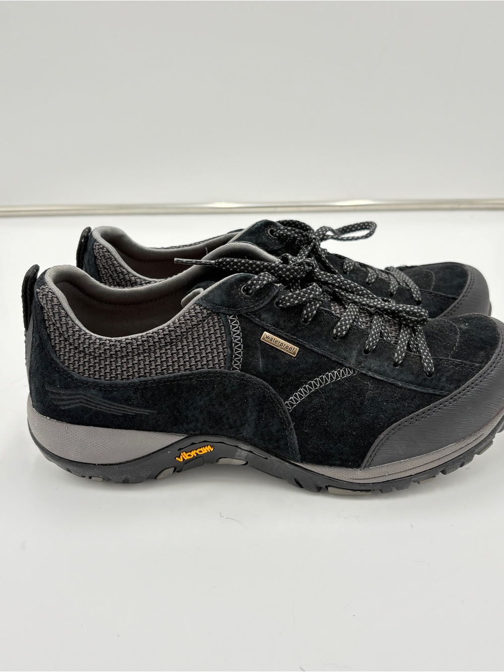 Dansko Paisley Waterproof Sneakers Hiking Black Suede Vibram Womens Size 38 US 8